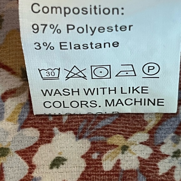 SHEIN rust red floral blouse, size medium. - Picture 8 of 9